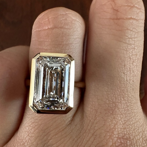 5.09 carat f vs1 emerald cut bezel solitaire diamond engagement ring - Picture 1 of 11